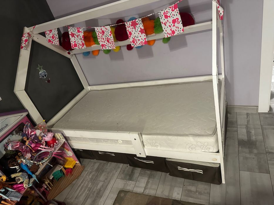 Дървено легло с рамка и матрак ,160х80 см, Бял