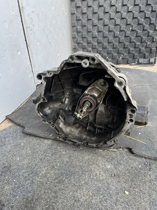 Cutie de viteze manuala 5tr Audi A4 B7 Skoda VW Passat 012301103AD
