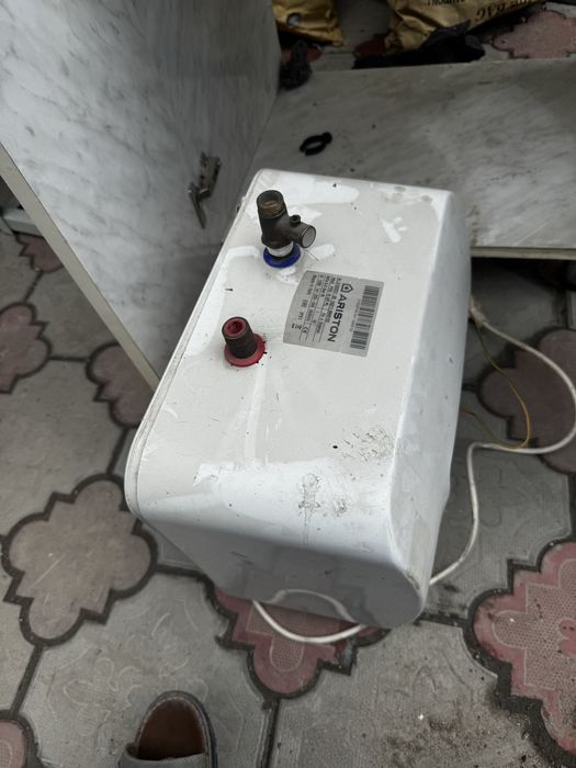 Продам болер ARISTON