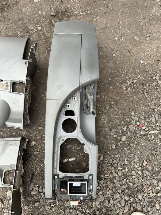 Бмв е60 панель, подлокотник, карты дверные , пластик