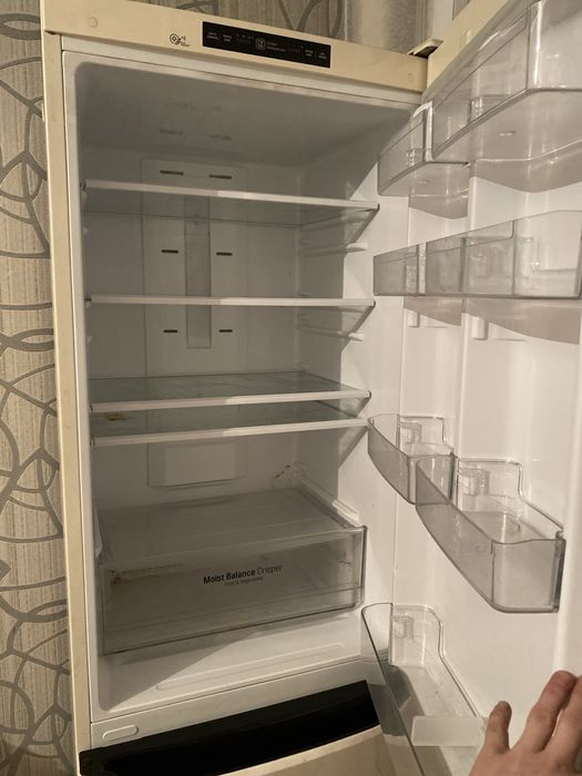 Продам холодильник LG