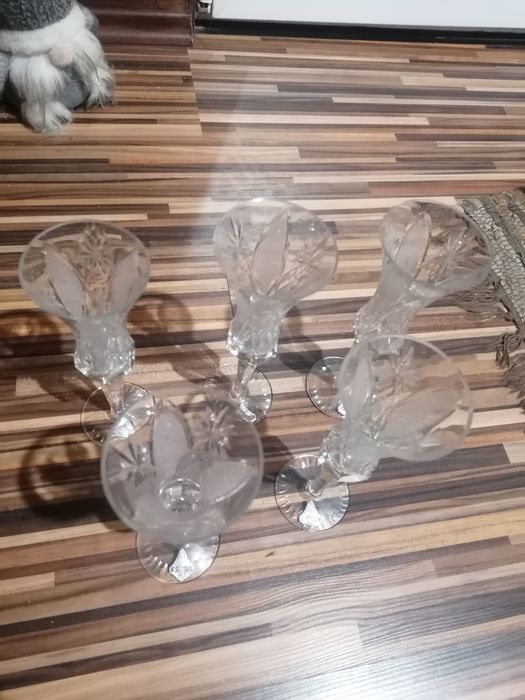Set de 5 pahare de cristal realizat în România la Bistrita, impecabile