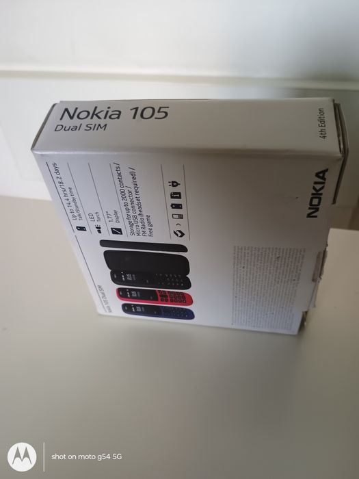 Напълно нов мобилен телефон NOKIA 105, за 2 СИМ карти, с оригиналното зарядно, кутия и книжка-упътване