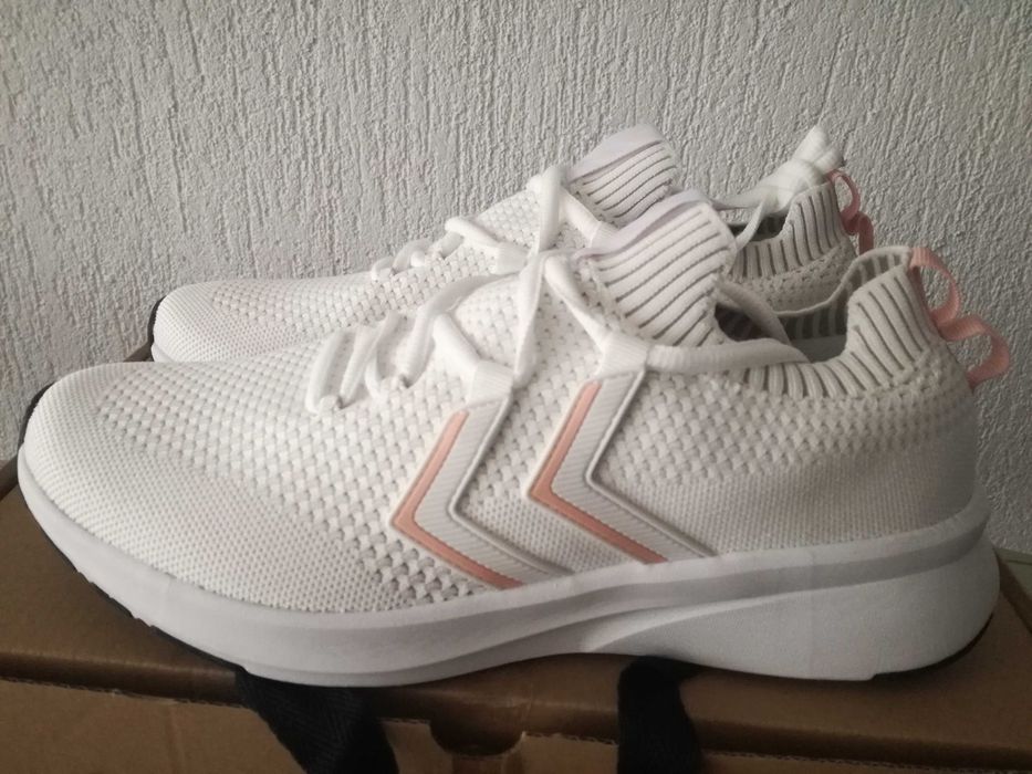 Нови дамски маратонки Hummel