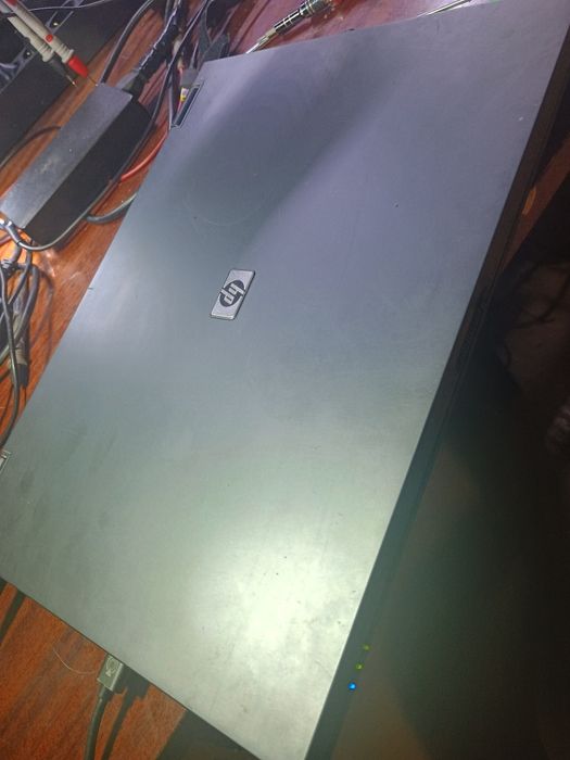 Продается ноутбук HP Compaq 6715b