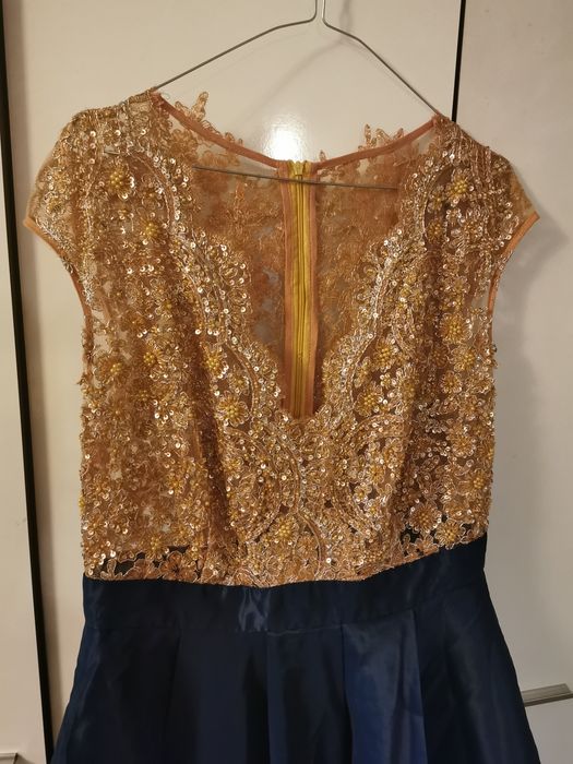 Rochie cu dantela si tafta