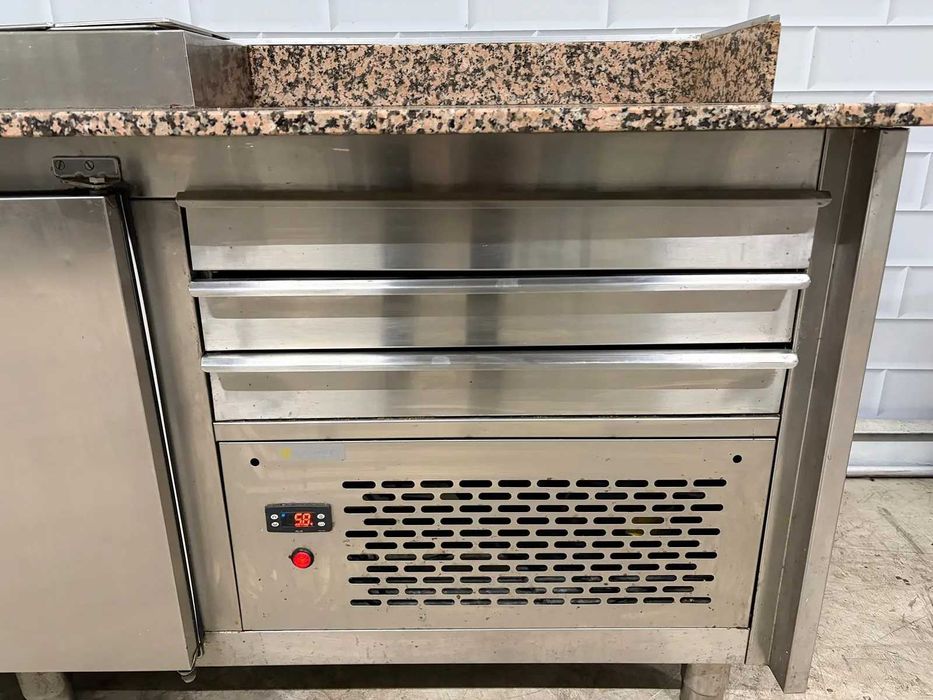 Banc frigorific Pizza/Patiserie NOVAMETA (2019) – Blat Granit, 3 uși, 217cm