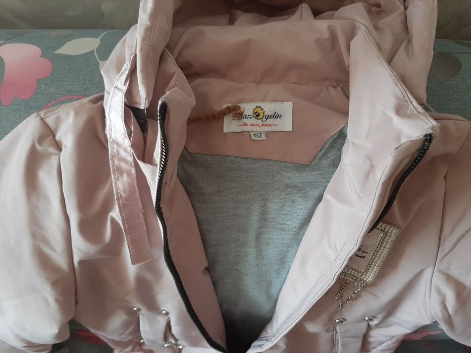 Плащ для девочки, отличное состояние..