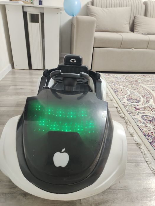 Продам apple car машина