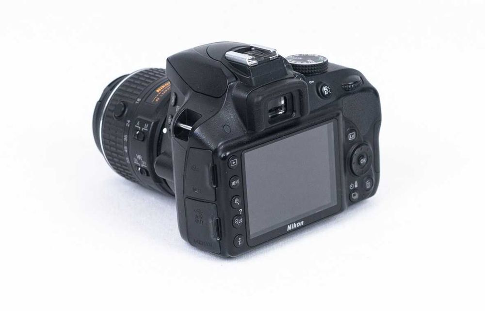 Nikon D3300 kit + obiectiv 18-55mm - 22.000 de cadre - Aparat foto DSLR