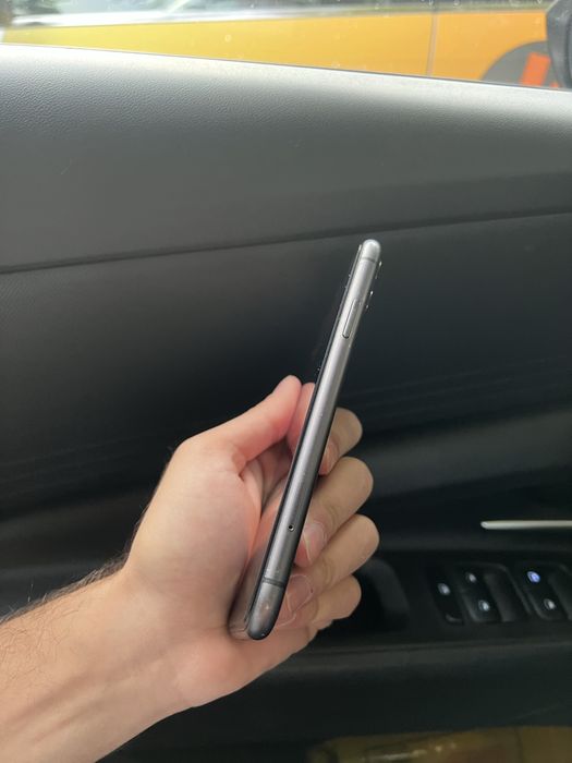 Продам IPhone 11 128gb