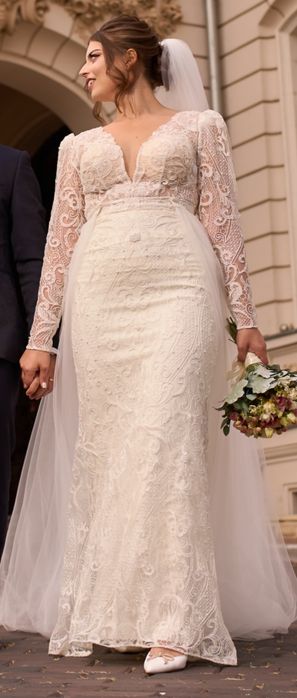 Rochie mireasa cu trena detasabila