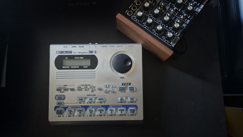 Boss Jam Station - sintetizator - drum machine