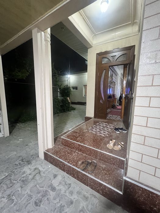 Продаётся дом в Мирзо-Улугбекском районе (центр Луначарского)