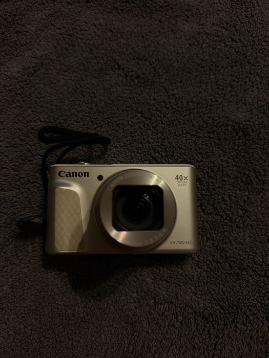 Canon SX730 HS с блокиран преден ламел