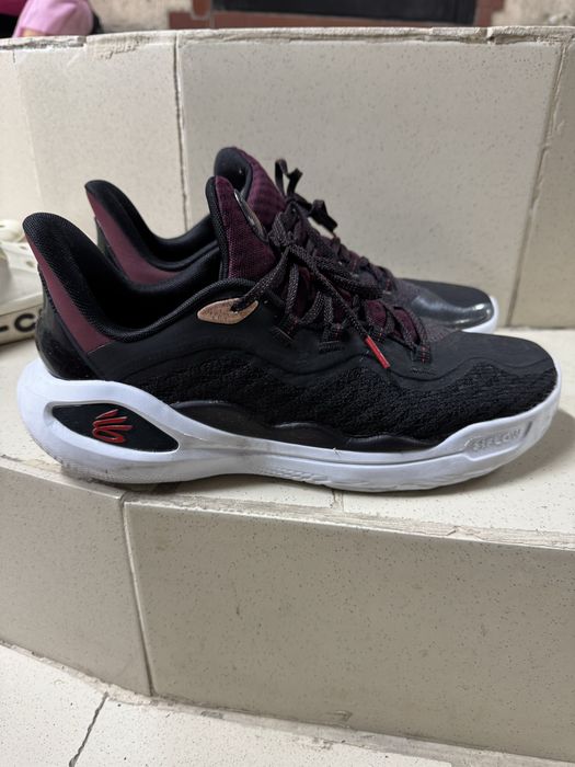 Продам Under Armour Curry