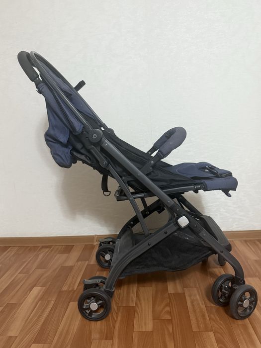 Продам прогулочную коляску