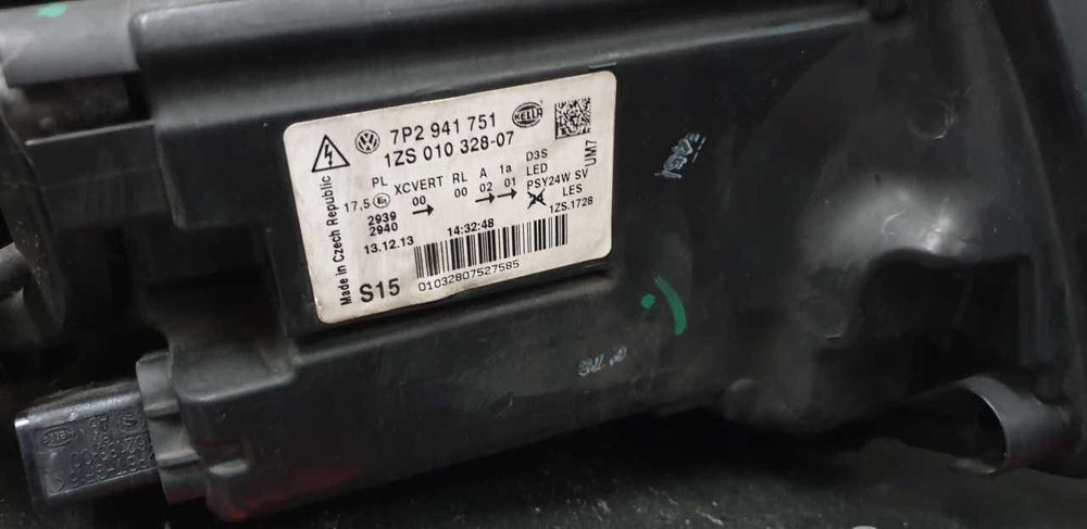 Ляв фар Touareg -7P2941751