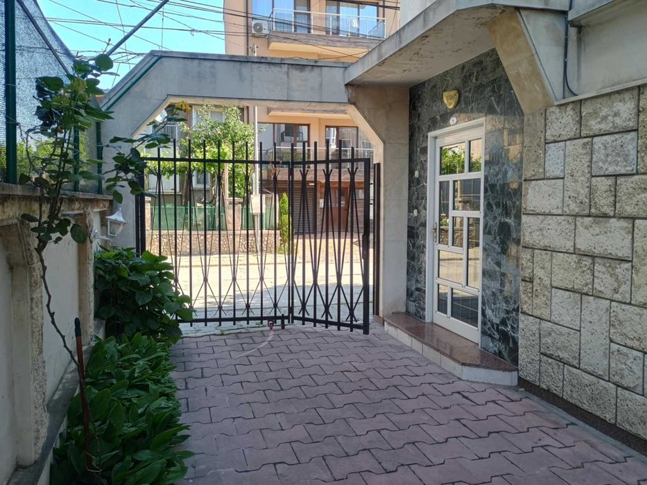 Дава се под наем Четиристаен апартамент в Пловдив, Коматевски възел - 120 кв.м за 500 € - Снимка #15