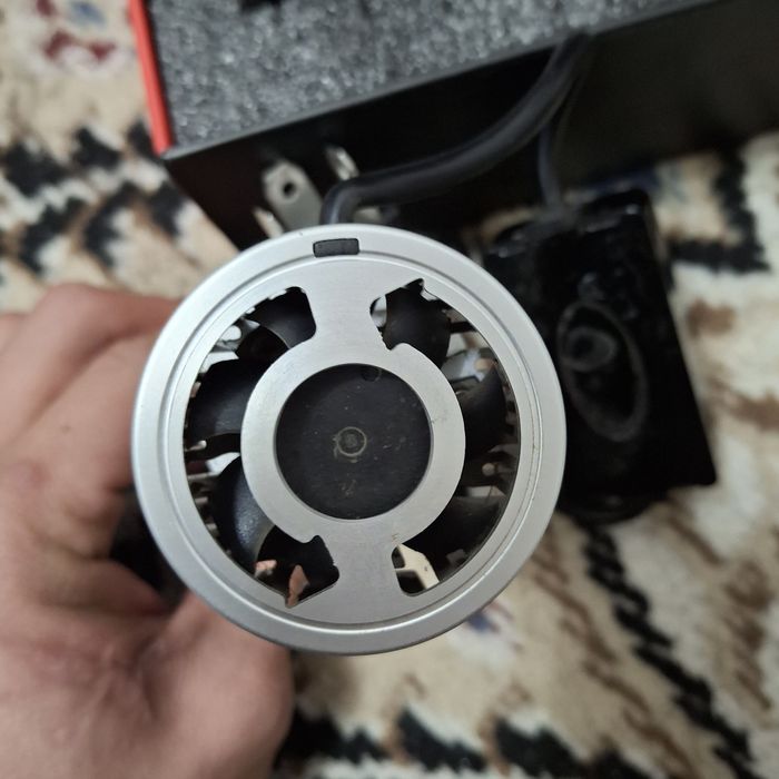 Лампочка с лупой Н4