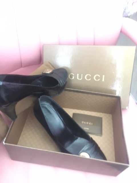 Черни, дамски етествена кожа обувки Gucci номер 40 C