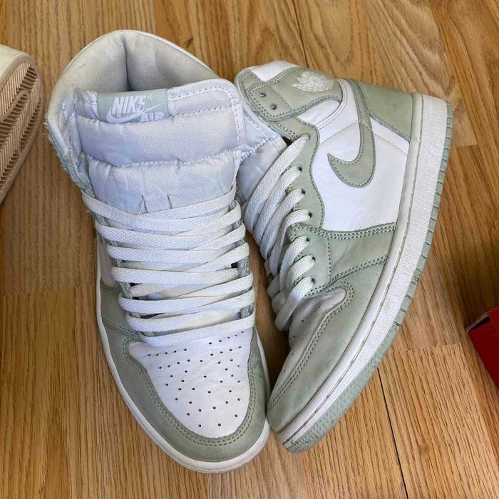Nike Air Jordan 1 High, Nike Dunk Low, Nike Blazer Mid 77