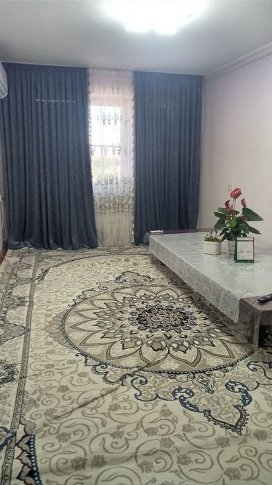 Шаҳар марказида 4 хонали уй сотилади, шошилинч