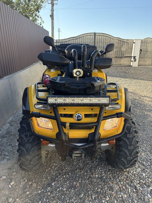 Can-Am Outlander MAX 800, varianta lungă, 2 locuri.