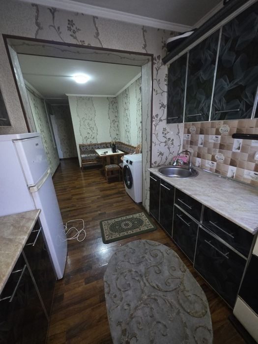 Квартира сотилади 2 хона 2 этажда Панельный дом Айрим жихозлари колади