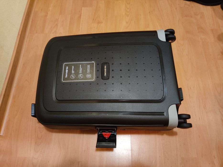 Troler cabină SAMSONITE Spinner S'Cure  55 cm negru