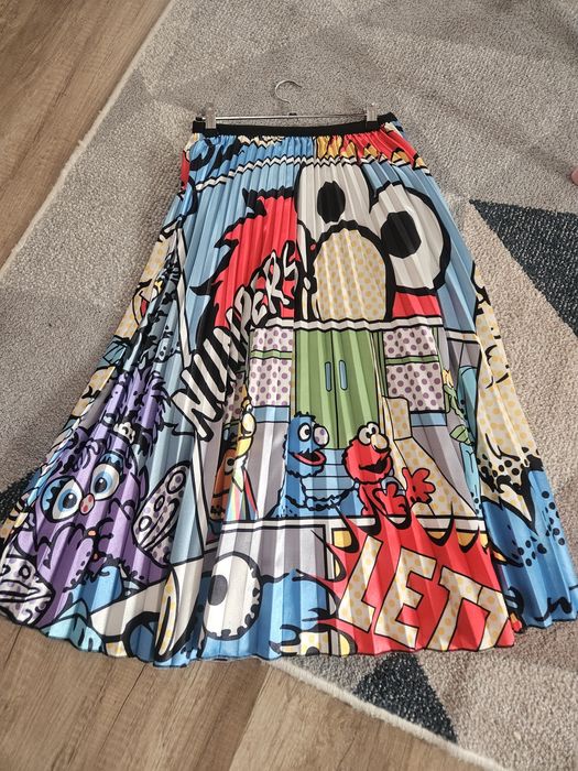 Уникалната цветна пола