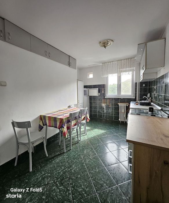 Apartament 2 camere decomandat  Str. Carpați ,