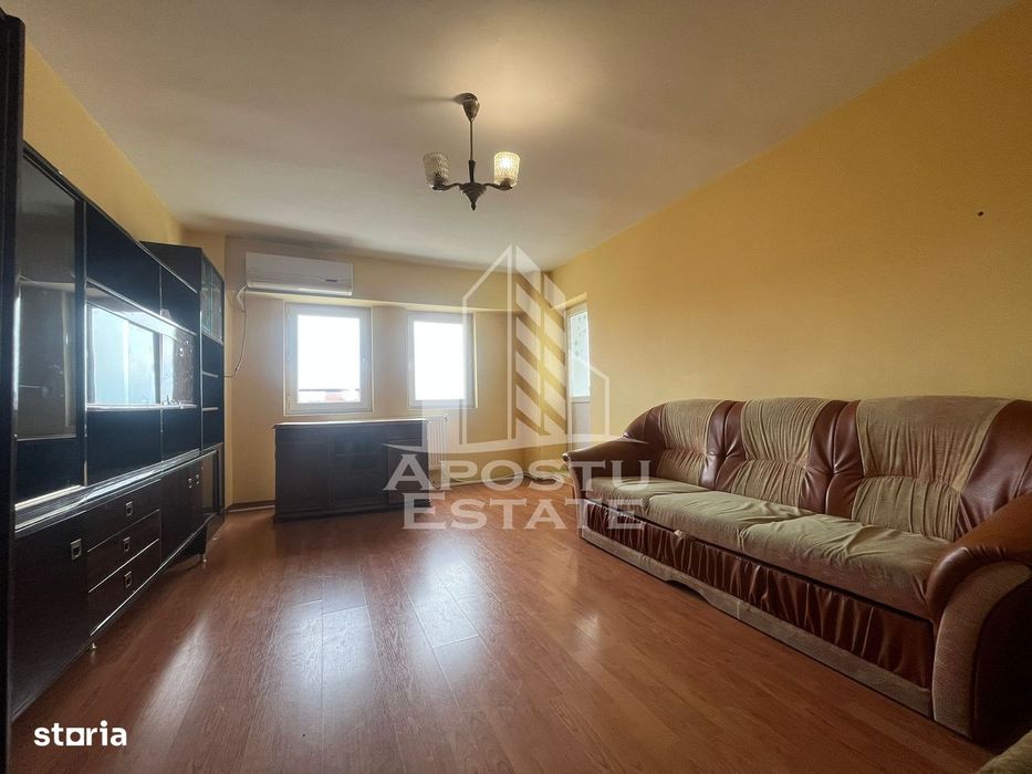 Apartament 4 camere, zona Alfa