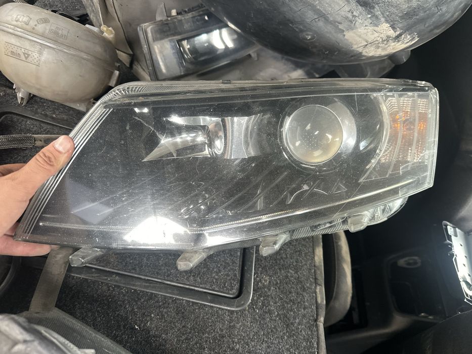 Faruri Skoda Octavia 3 cu afs Piese