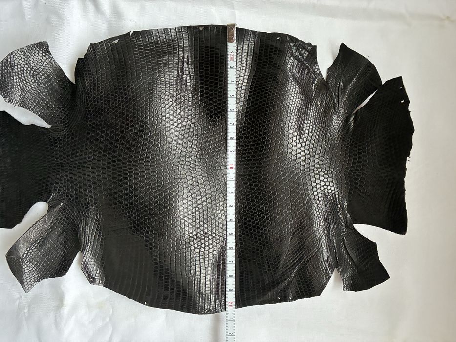 Piele soparla culoare maro si negru