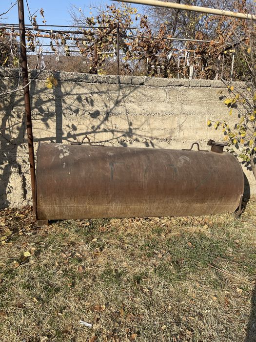 Продам цистерна Железный