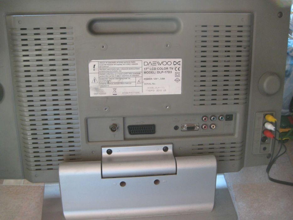 Продавам DAEWOO 17LCD TV DLP 17D3 + Декодер DIVA пълен комплект