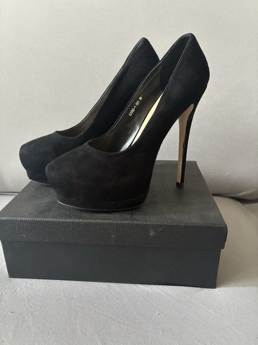 Туфли модельные 39 размер