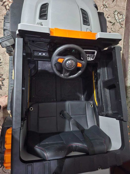 Bolajonlar uchun ozi yurar mashina holati yangi