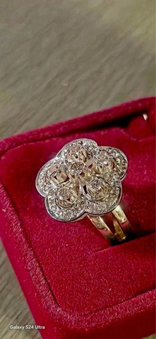 Шикарное золотое кольцо СССР 750 проба Якутские бриллианты