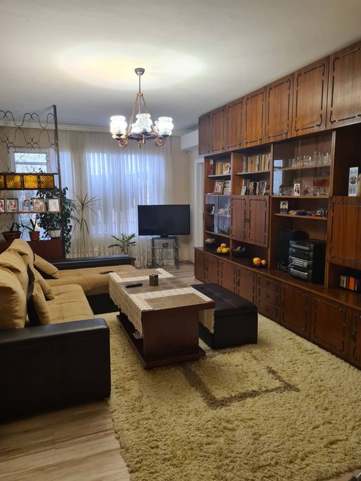 Продава се Тристаен апартамент в Пловдив, Въстанически - 84 кв.м за 1655 €/кв.м - Снимка #11