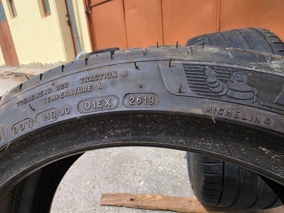 2 бр. летни гуми 255/40/18 Michelin PS4 ZR DOT 2619 4,5 mm