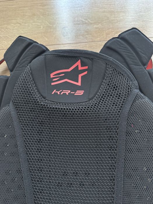 Протектор Alpinestars KR-3