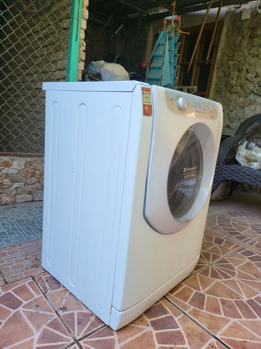 Стиральная машина Ariston 6л