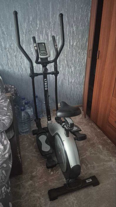 Велотренажер два в одном