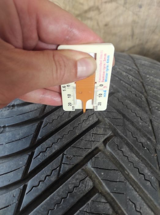 245/40/19 Hankook