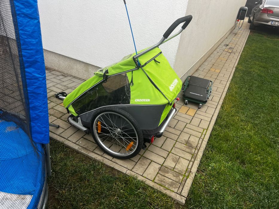 Vand remorca bicicleta pentru 2 copii