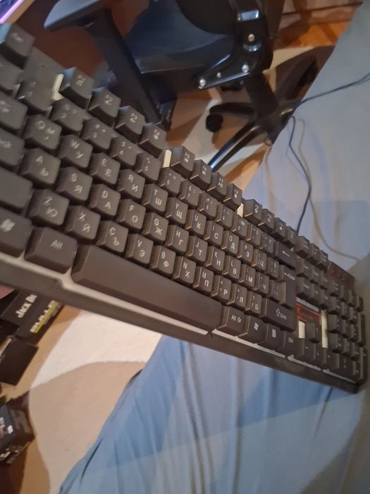 Продавам клавиатура Yelandar