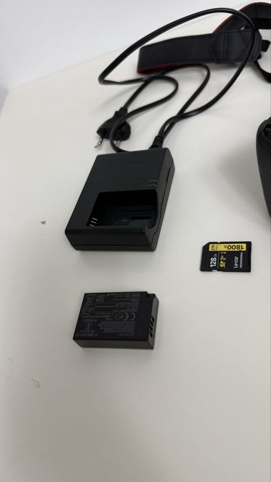 Canon EOS RP + Obiectiv Canon RF 50mm f/1.8 STM – stare excelentă