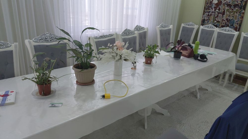 2 диван 1 стол 14 орындыкпен